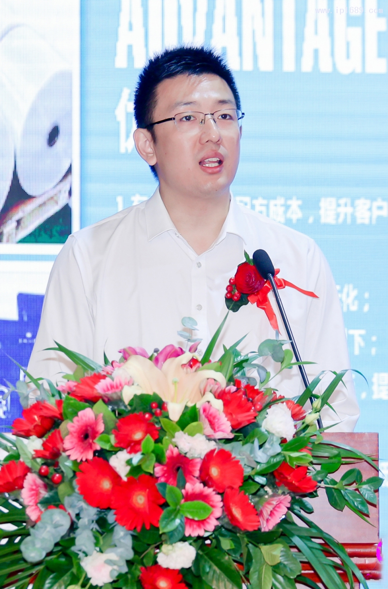 佛山西站建設(shè)管理局黨組書記、局長(zhǎng),獅山鎮(zhèn)黨委副書記房鈺昕發(fā)言